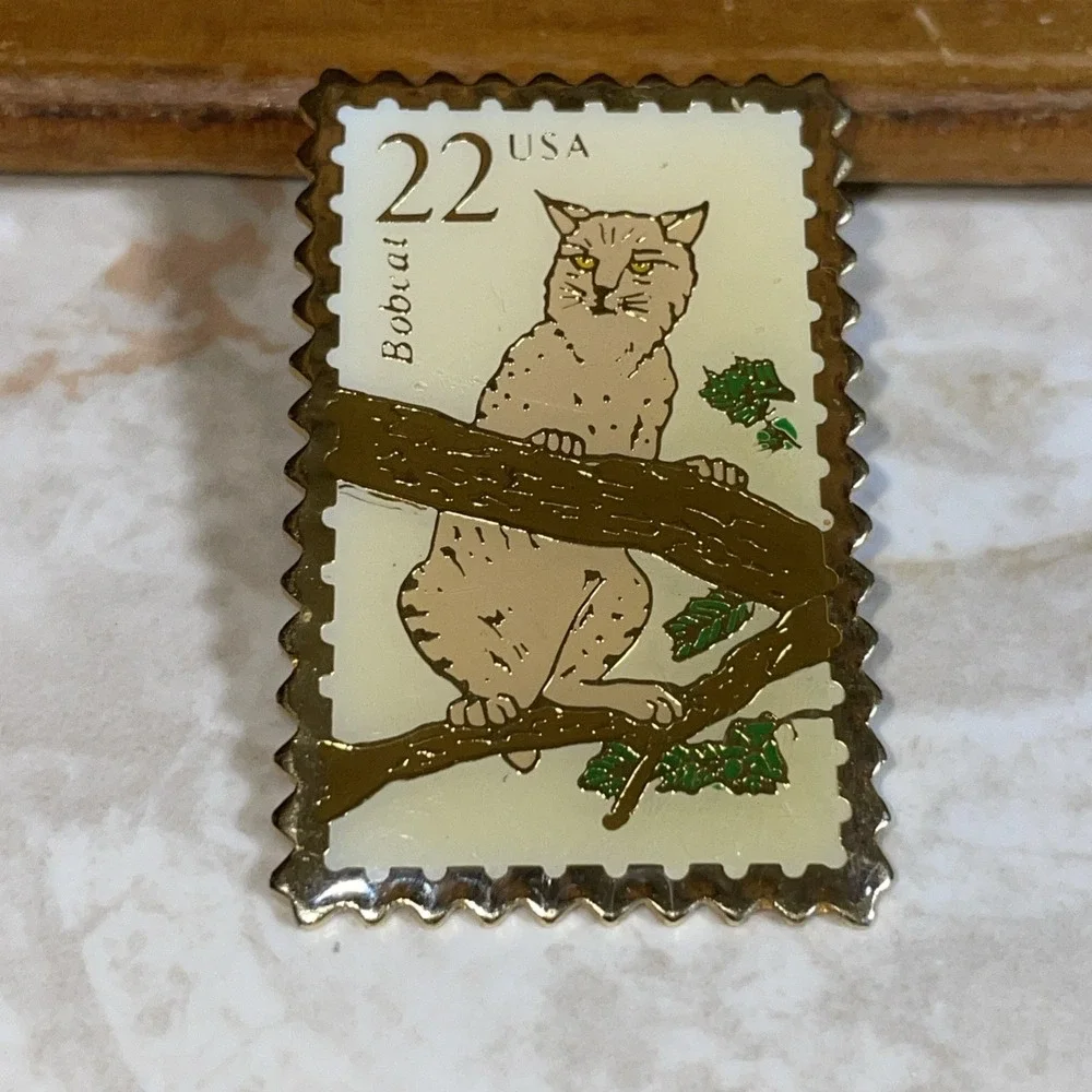 JG&A Santa Anna CA USPS United‎ States Postal Service Gold Pin Bobcat 22